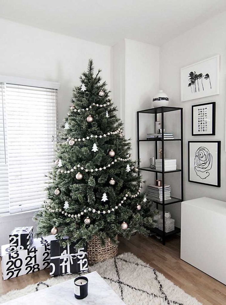 Minimal Scandinavian Christmas Tree