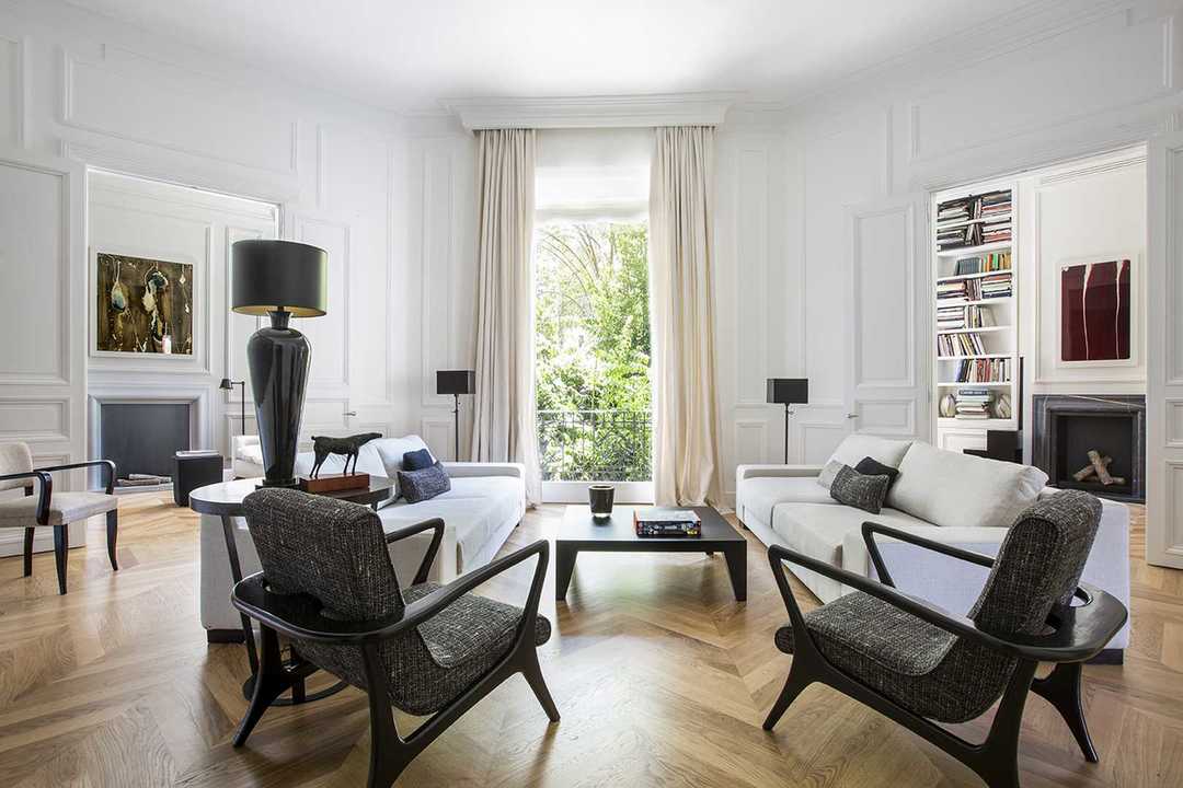 A magnificent apartment in Rome by Stefano Dorata