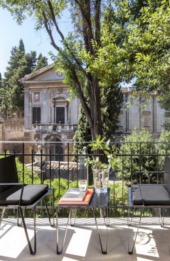 A magnificent apartment in Rome by Stefano Dorata