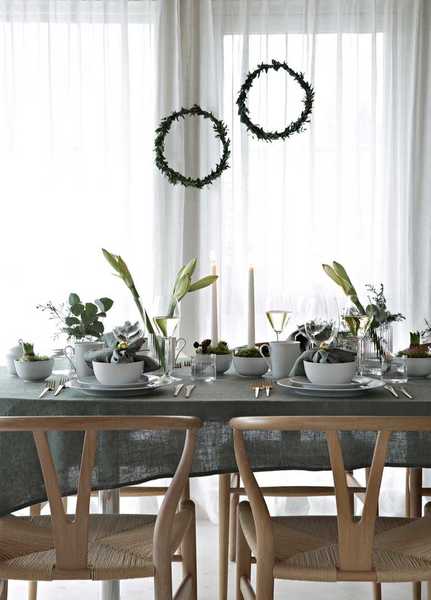 Christmas table setting