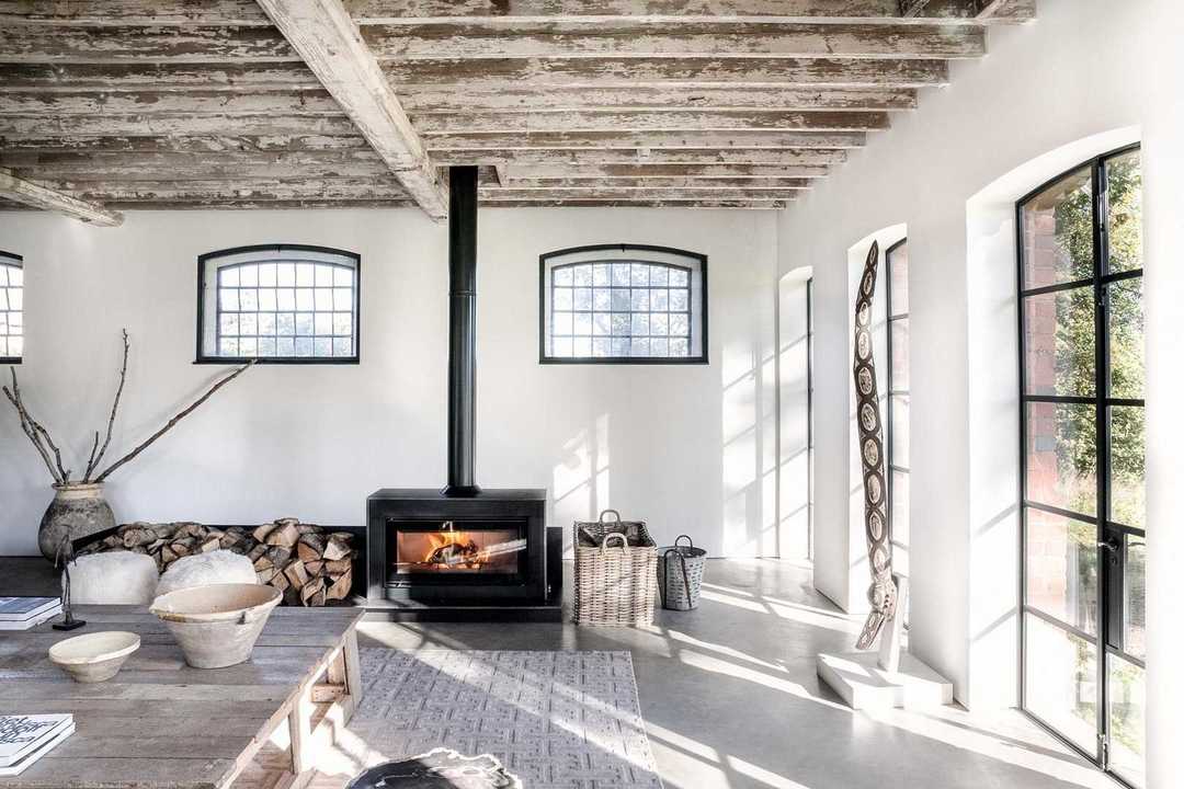 Brick Barn in Britain by Mclaren Excell