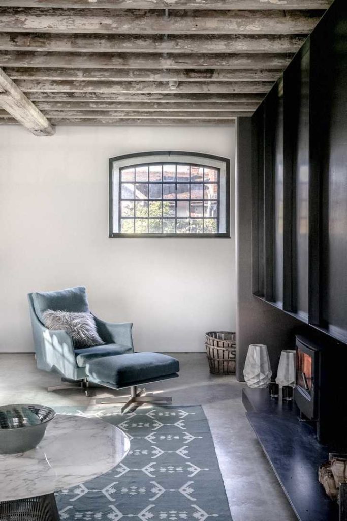 Brick Barn in Britain by Mclaren Excell