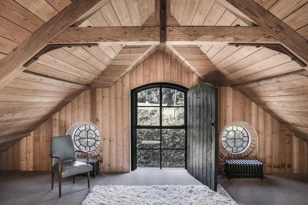 Brick Barn in Britain by Mclaren Excell