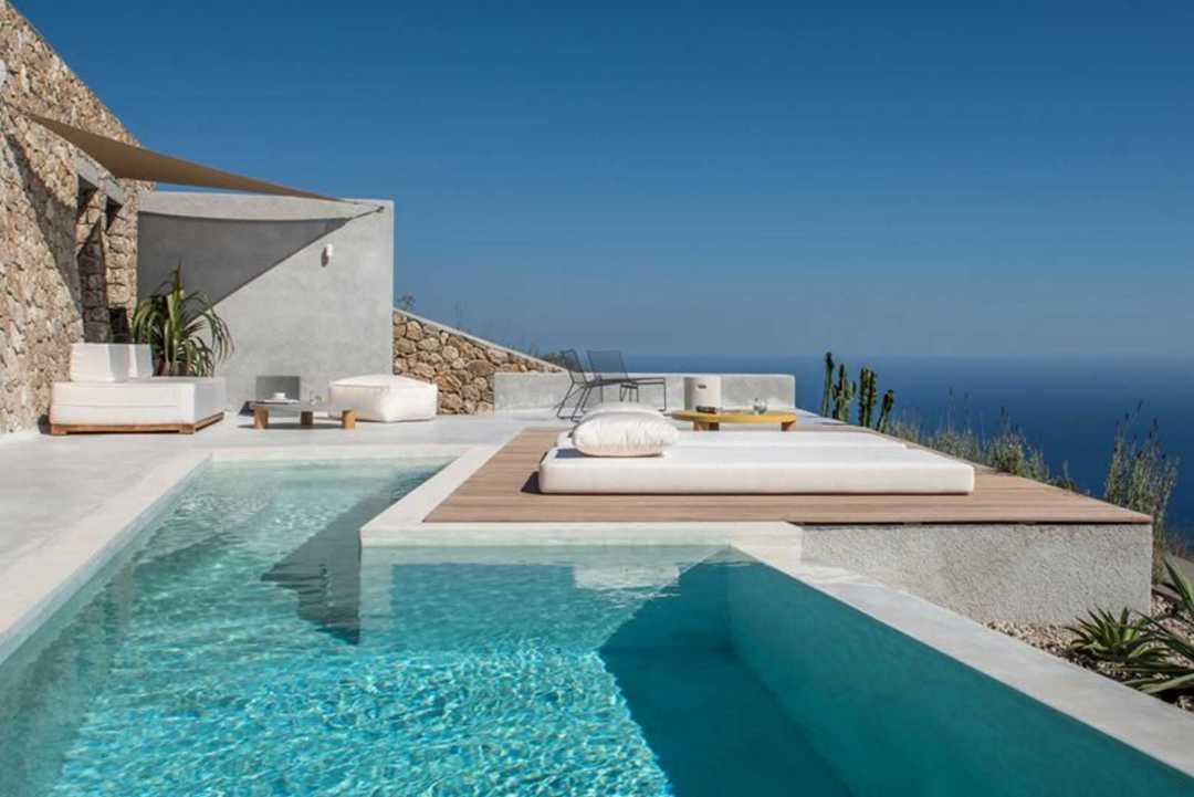 Holiday house on the Mountain by Kapsimalis Architects