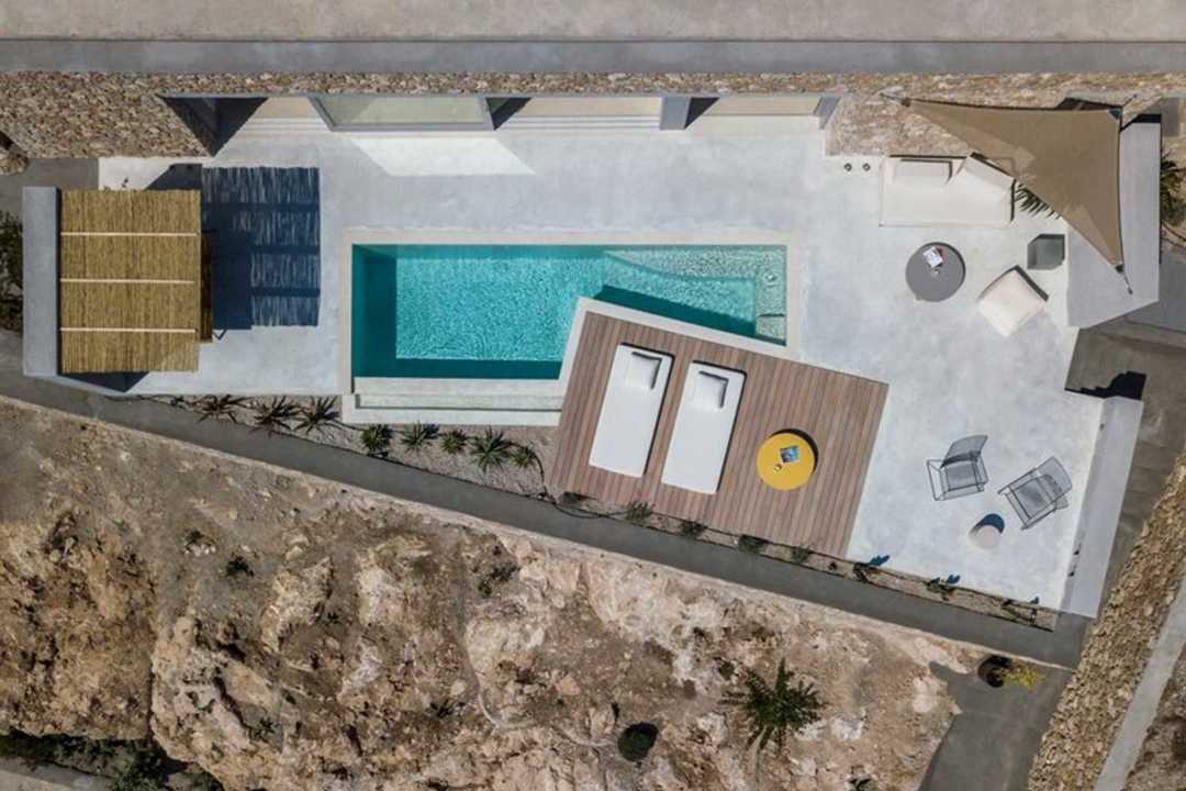 Holiday house on the Mountain by Kapsimalis Architects
