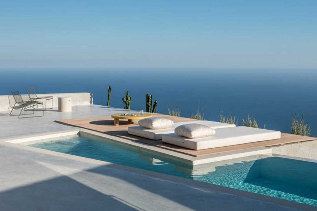Holiday house on the Mountain by Kapsimalis Architects