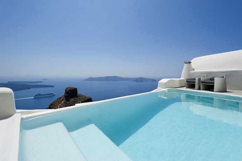 Kapari Natural Resort in Imerovigli, Santorini
