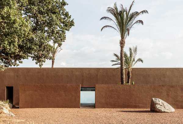 Villa RA by Morq Architects
