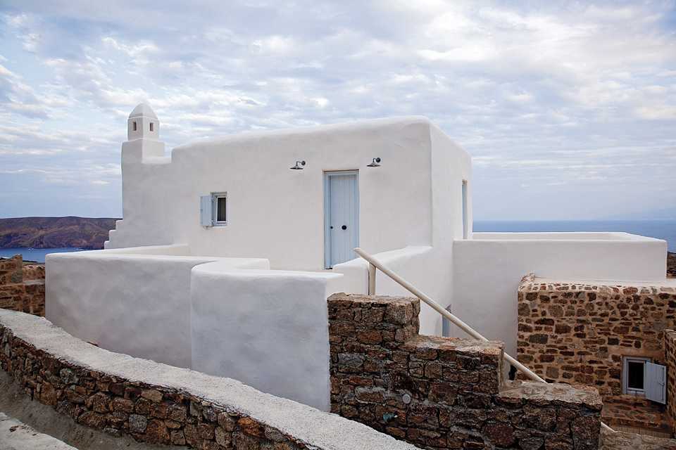 A Holiday House in Mykonos by Rizos Architects