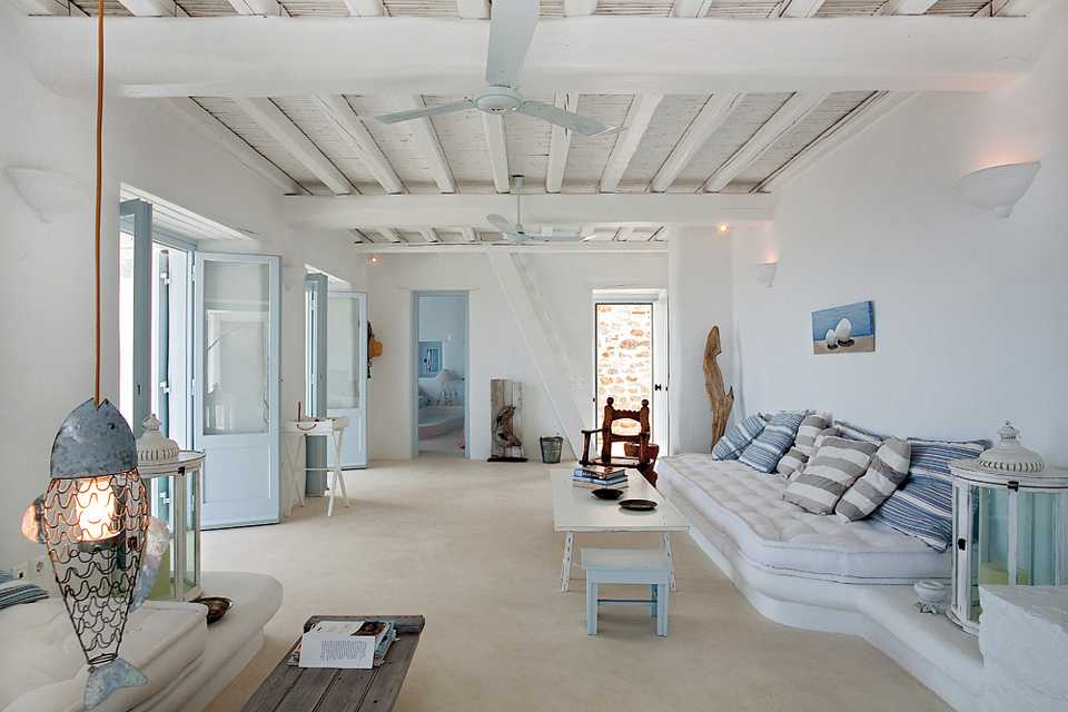 A Holiday House in Mykonos by Rizos Architects