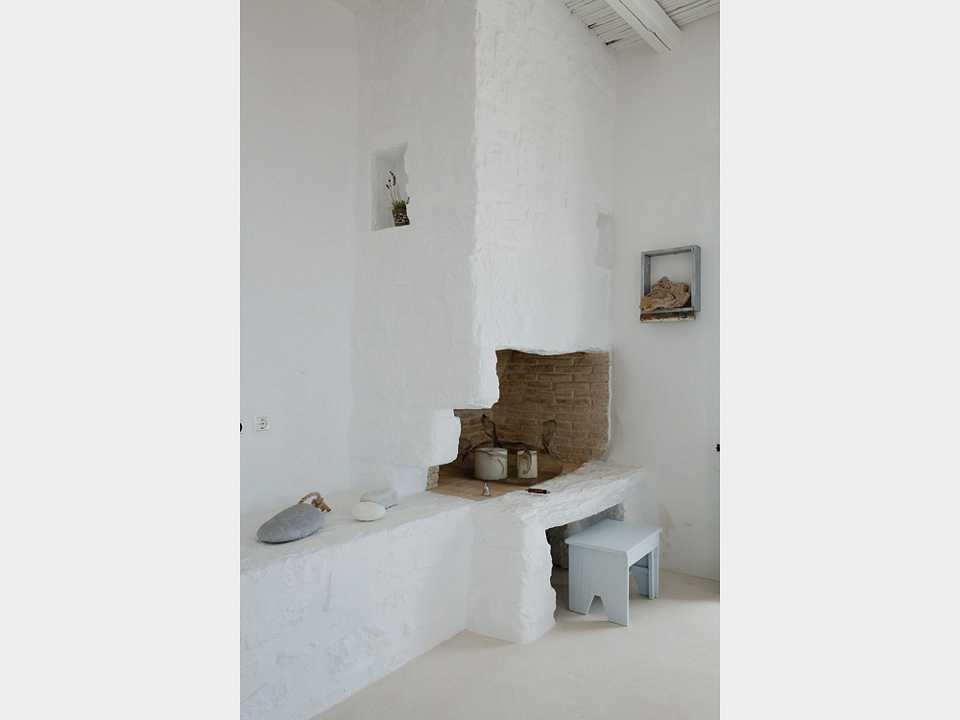 A Holiday House in Mykonos by Rizos Architects