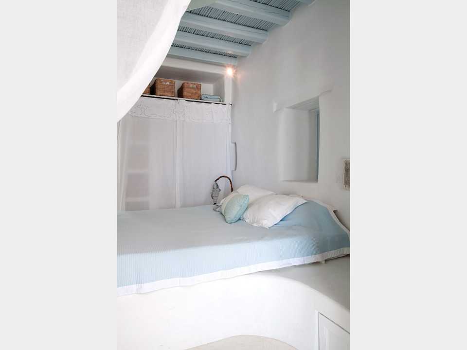 A Holiday House in Mykonos by Rizos Architects