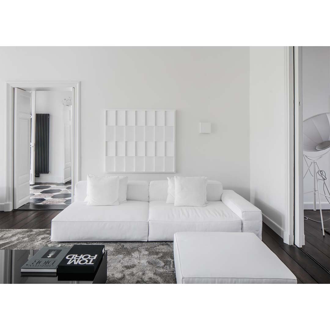 Monochrome House by Studio Niels