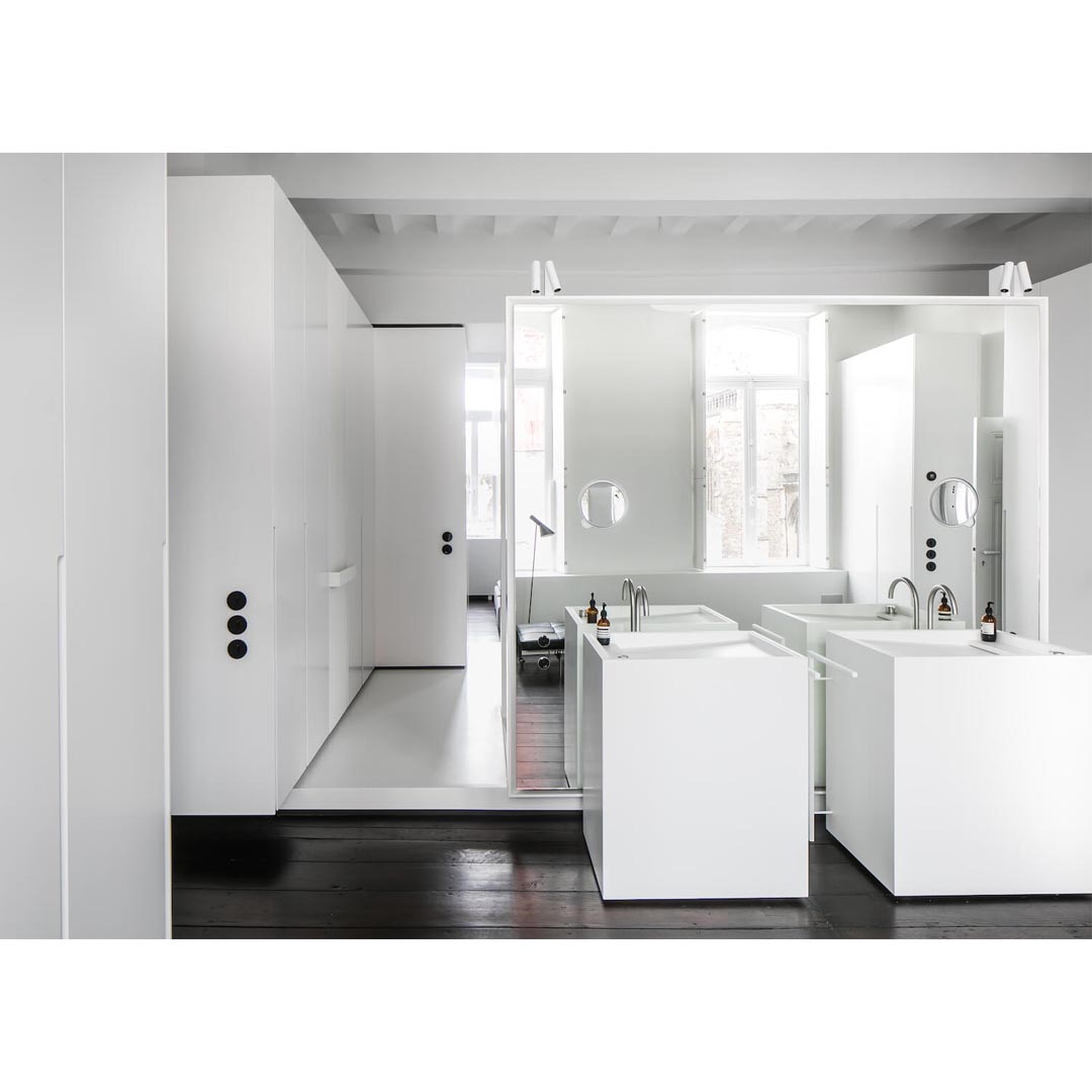Monochrome House by Studio Niels