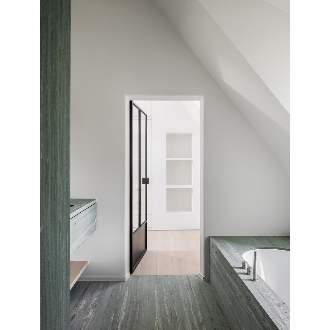 Flanders Farmhouse by Atelier 10.8