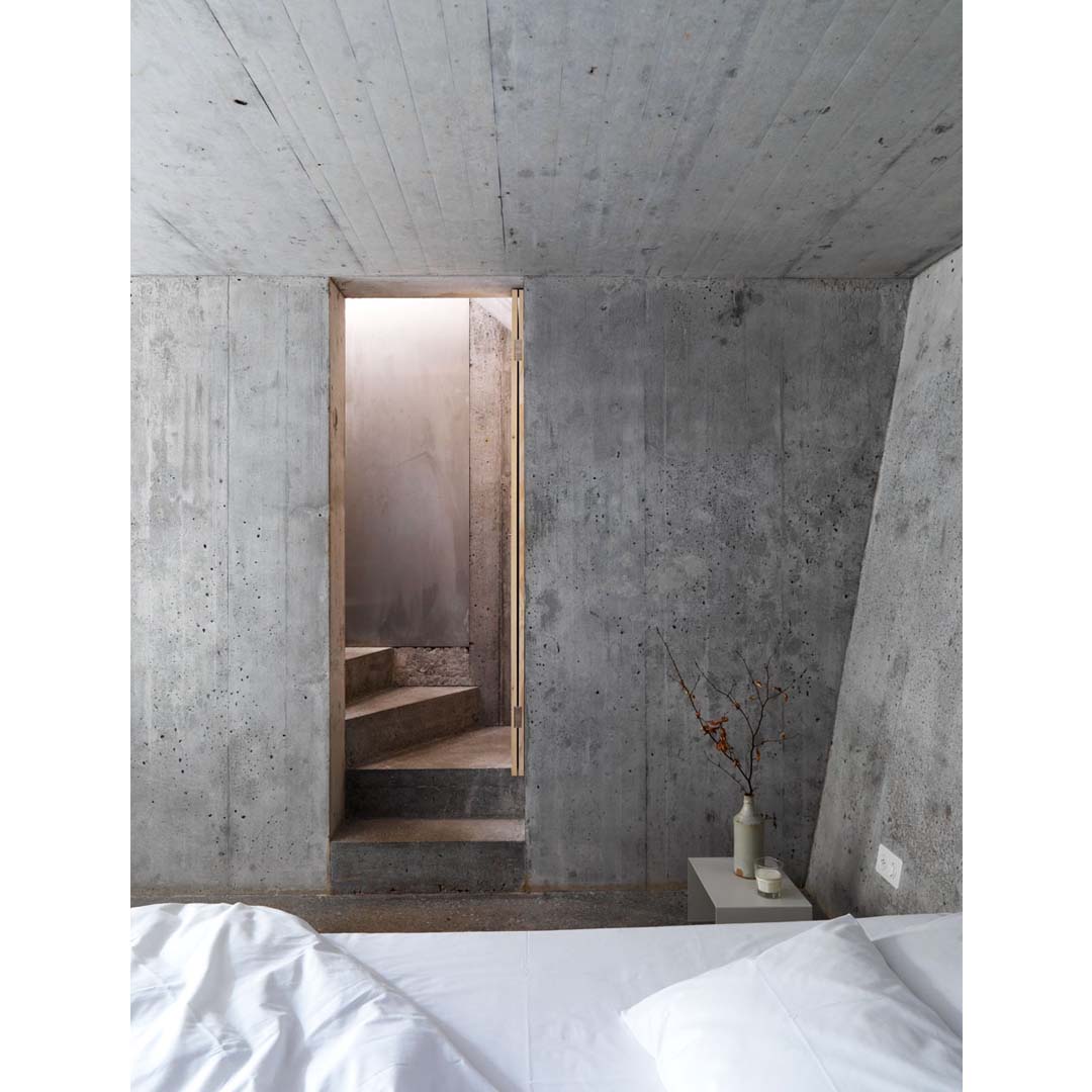 Concrete House by Nickisch Sano Walder Architects