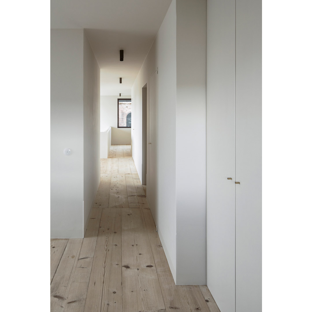 Cube apartment V-S by Arjaan De Feyter