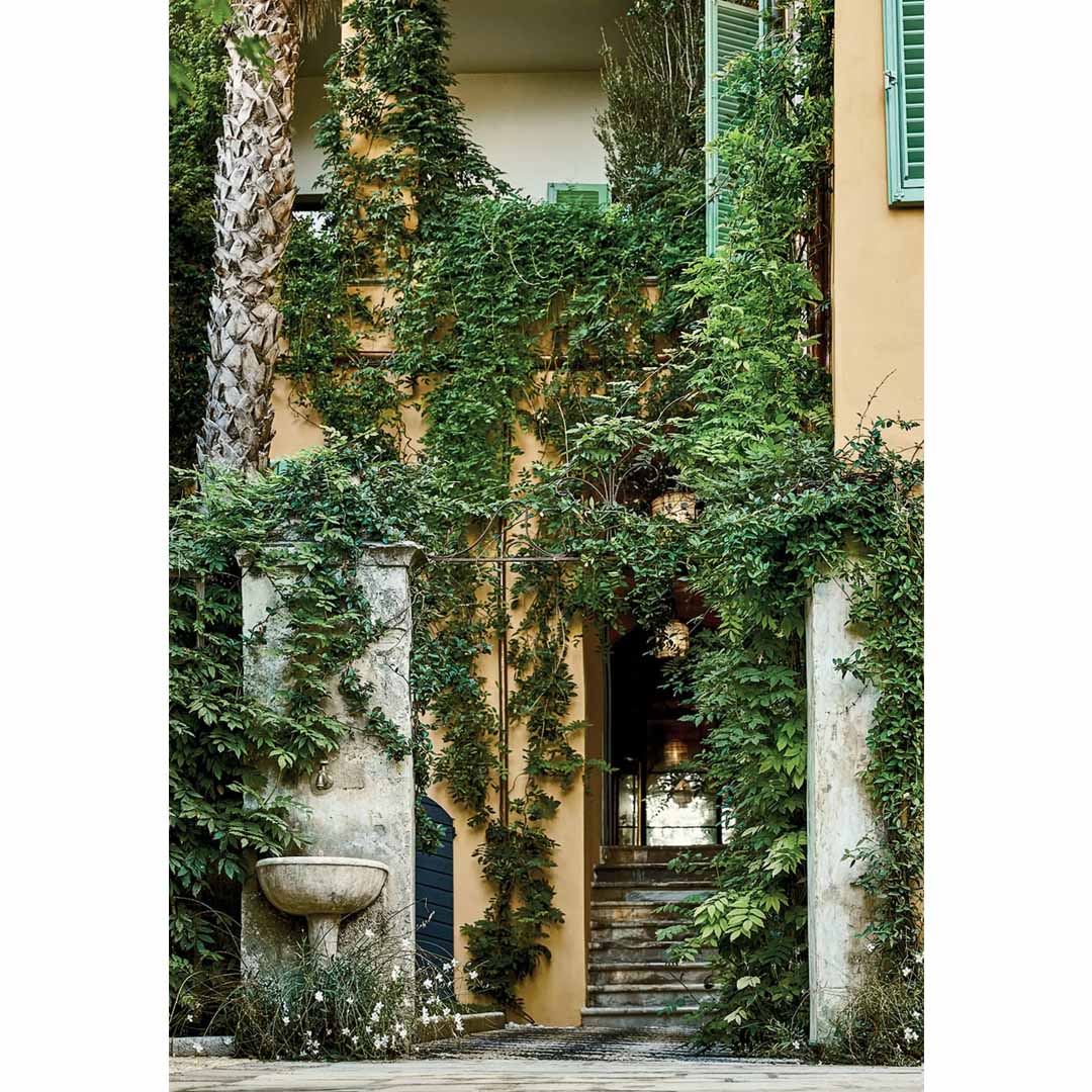 Tuscan villa by Vincenzo De Cotiis