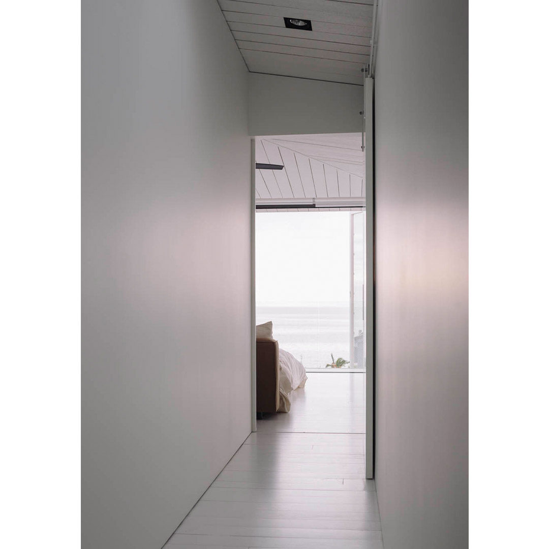 City Beach House by Fearon Hay Architects
