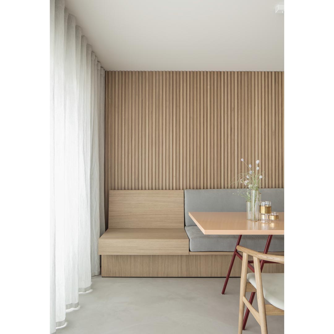 LC Knokke apartment by Nils Van der Celen