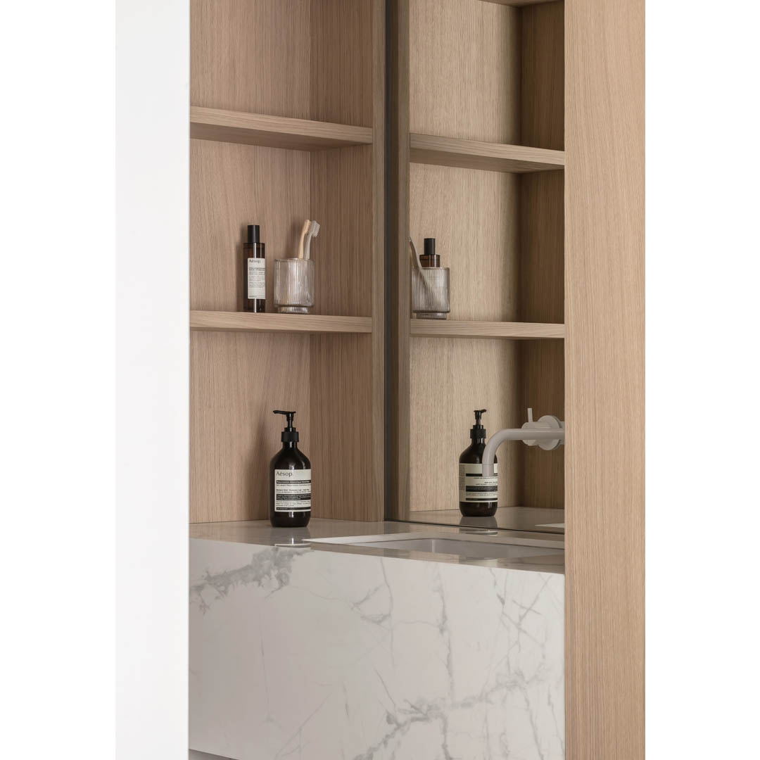 LC Knokke apartment by Nils Van der Celen