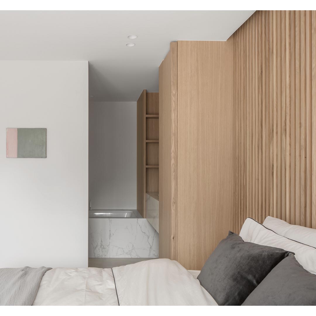 LC Knokke apartment by Nils Van der Celen
