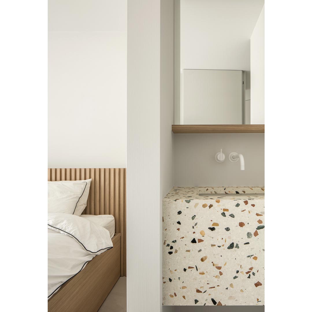 LC Knokke apartment by Nils Van der Celen