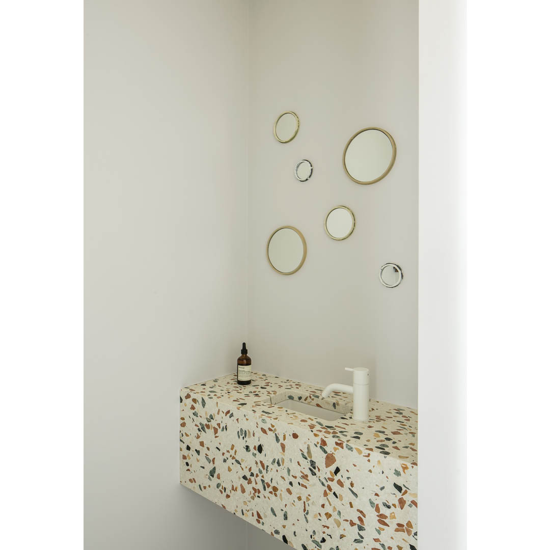 LC Knokke apartment by Nils Van der Celen