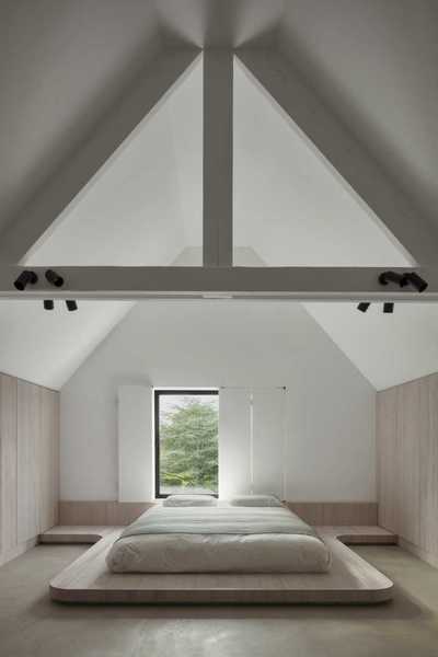 Attic Room BL