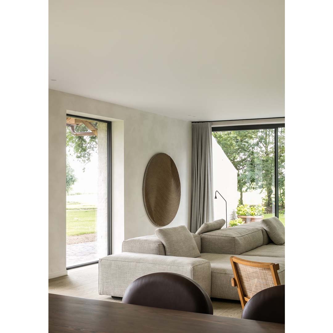 Light Play, a minimal apartment by Marie Lecluyse