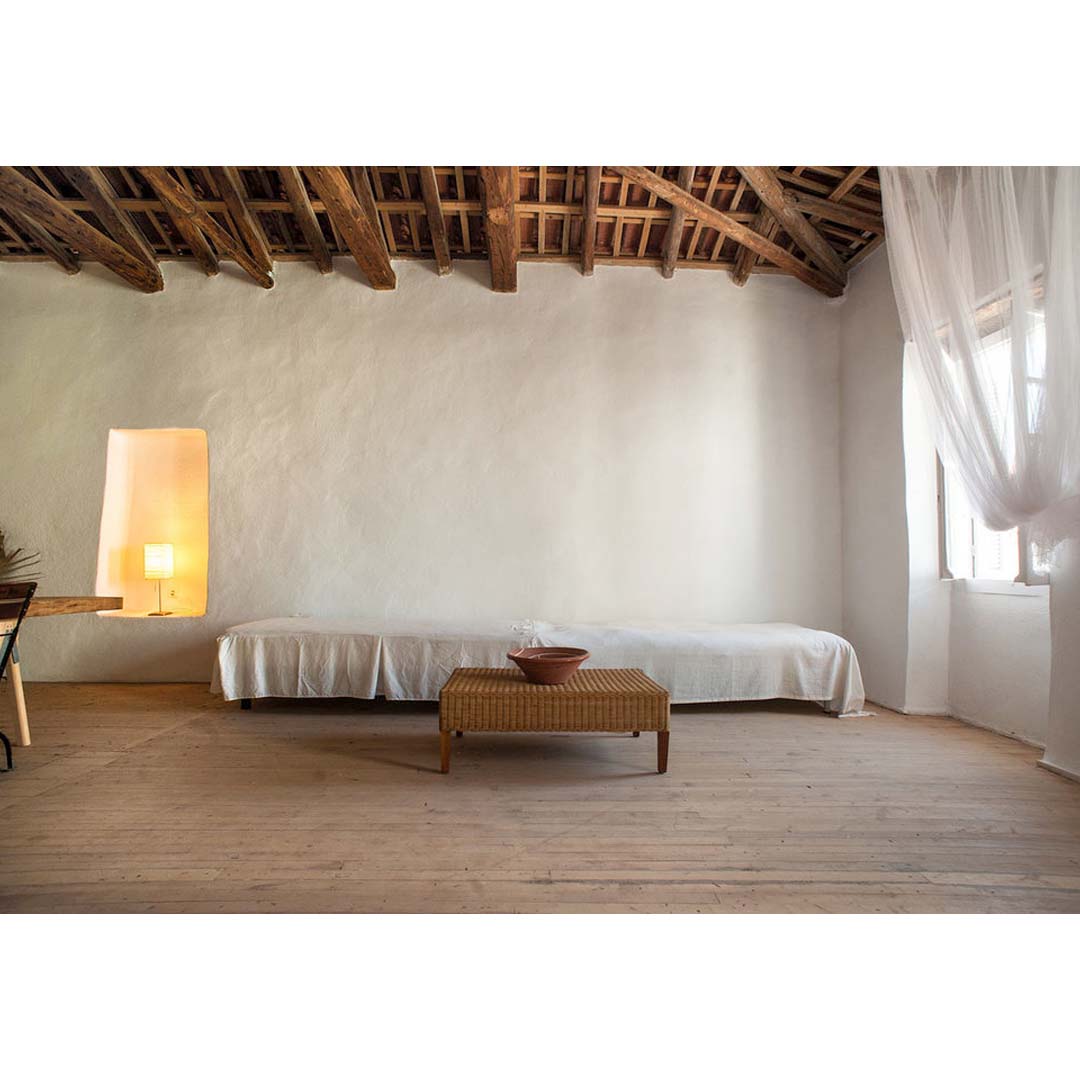 House under the castle by ETSI Architects