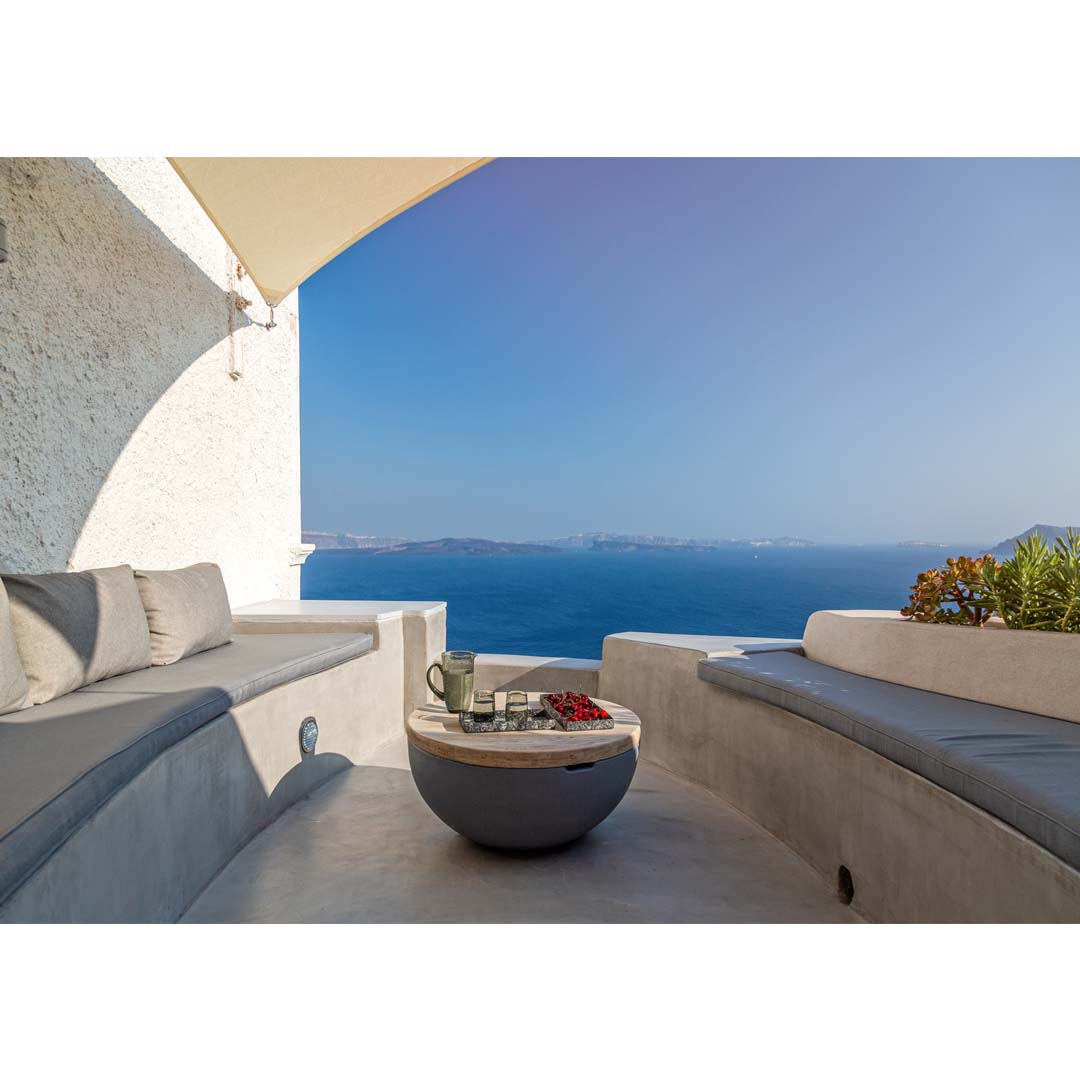 “The Marble Sun” villa in Oia, Santorini by Lime Deco