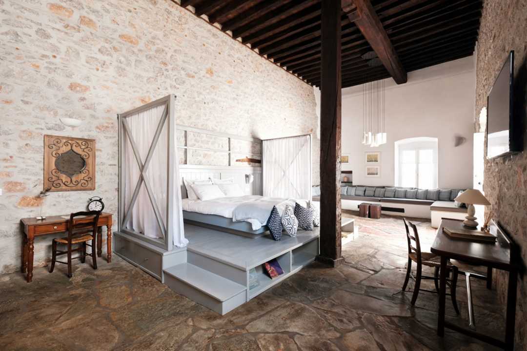 ‘Keresbino’ guest house in Hydra island by Katerina Ralli