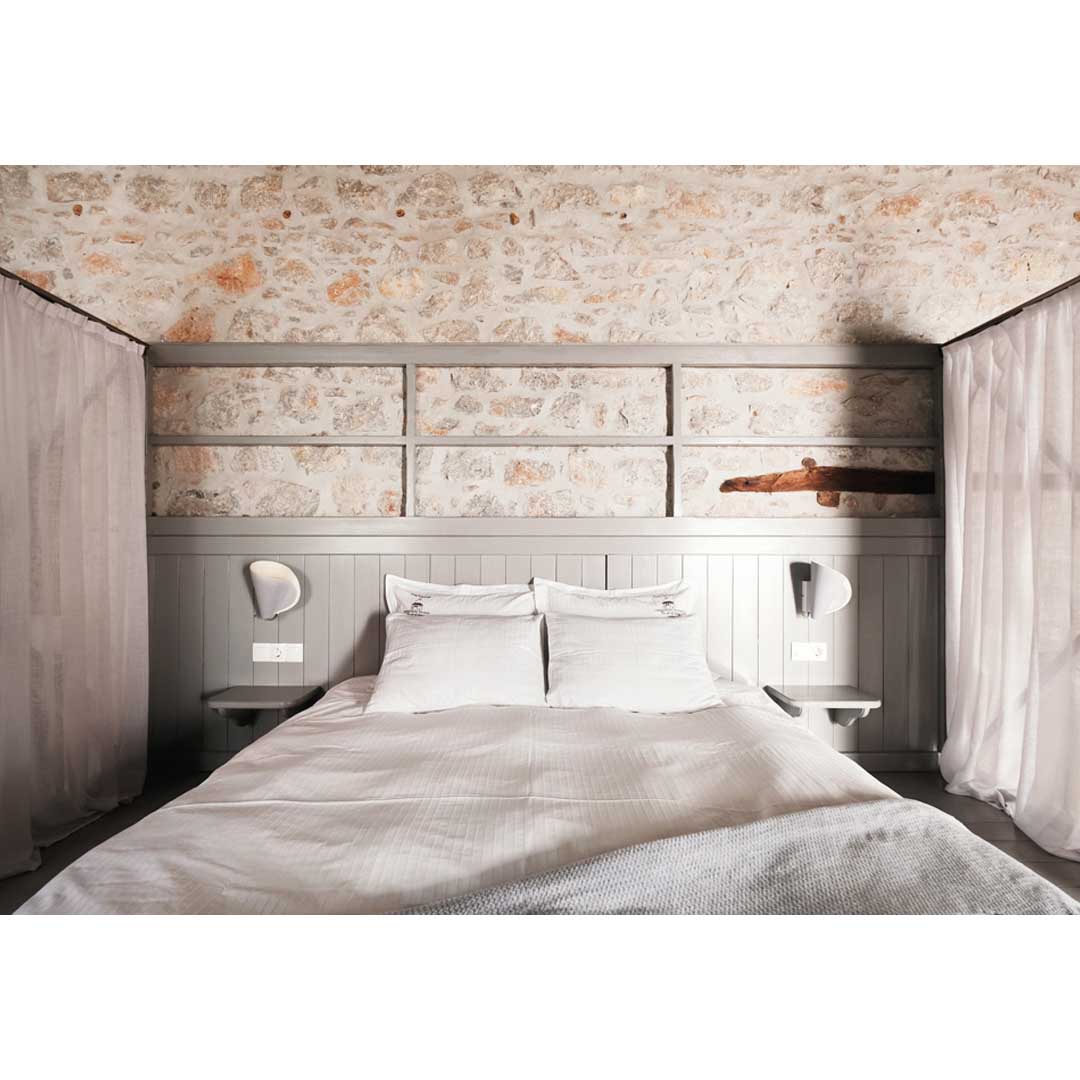 ‘Keresbino’ guest house in Hydra island by Katerina Ralli