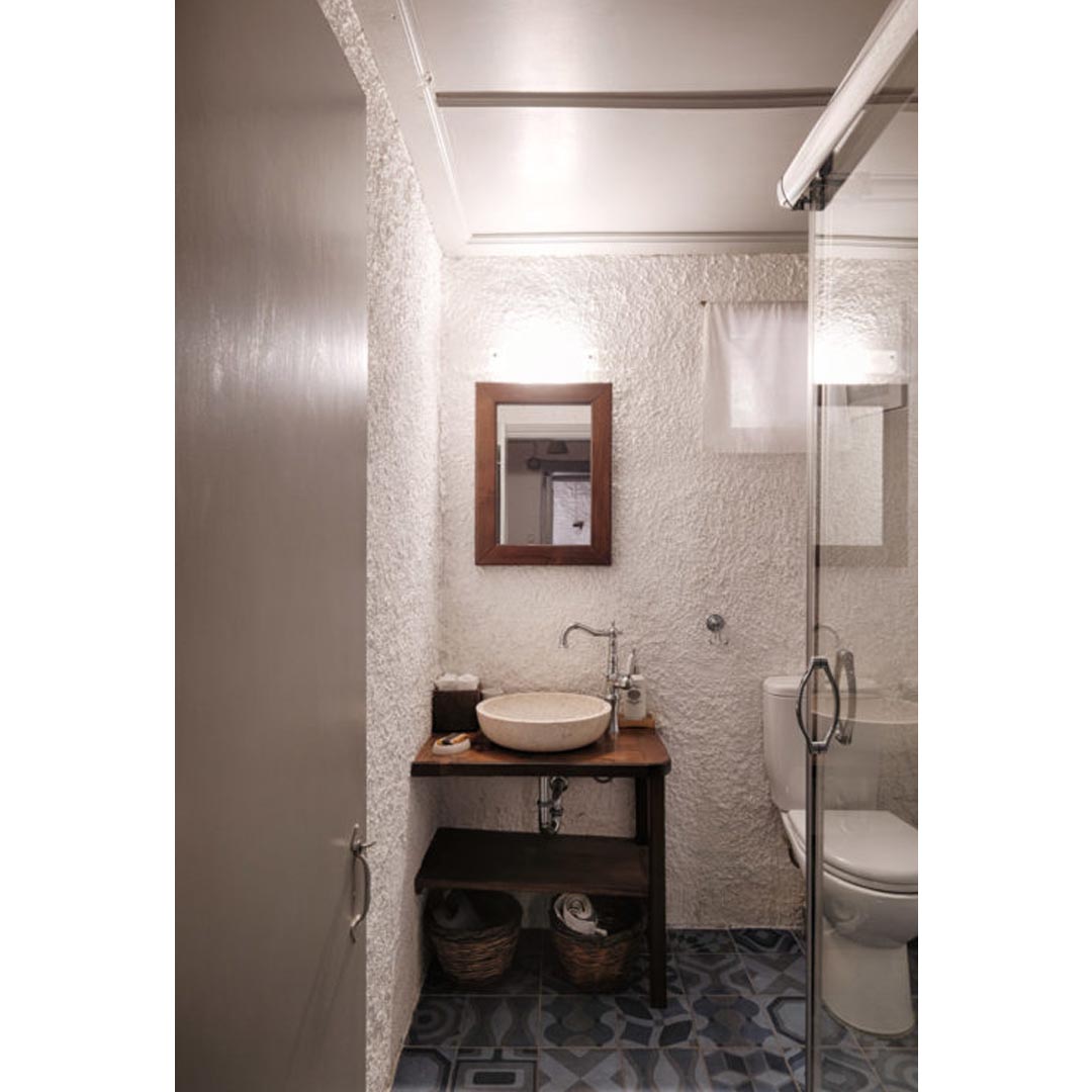 ‘Keresbino’ guest house in Hydra island by Katerina Ralli