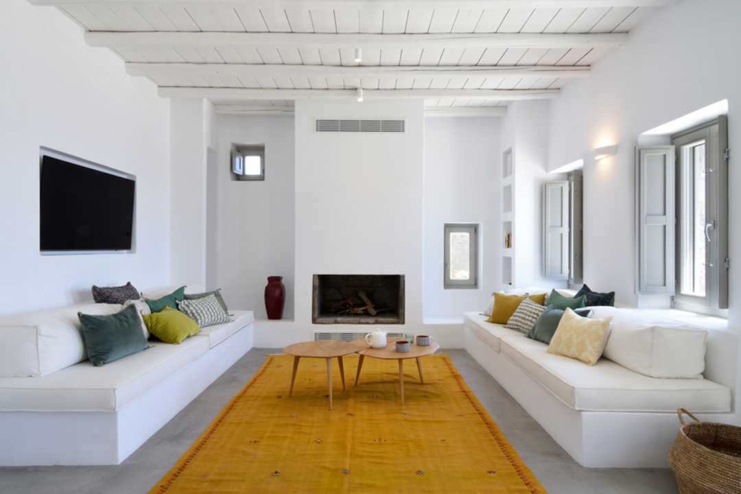 ‘White Spirit’ in Cyclades by Sinas Architects