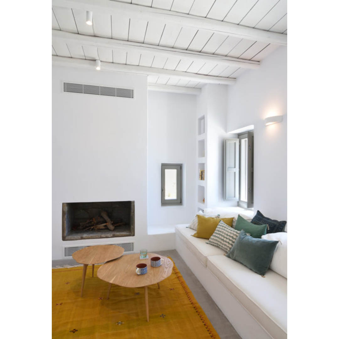 ‘White Spirit’ in Cyclades by Sinas Architects