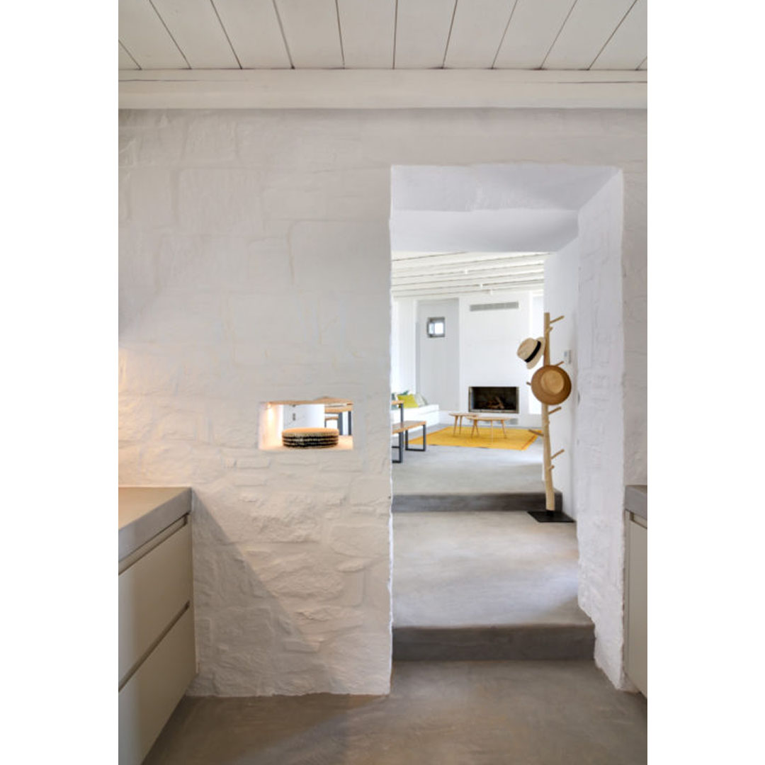 ‘White Spirit’ in Cyclades by Sinas Architects