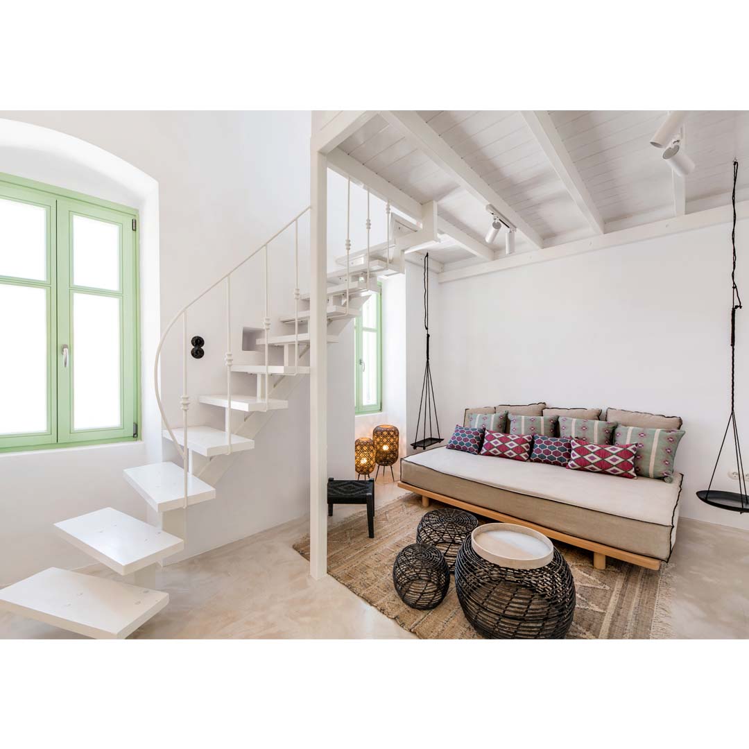 A House of '50s in Andros by Domitech Construction