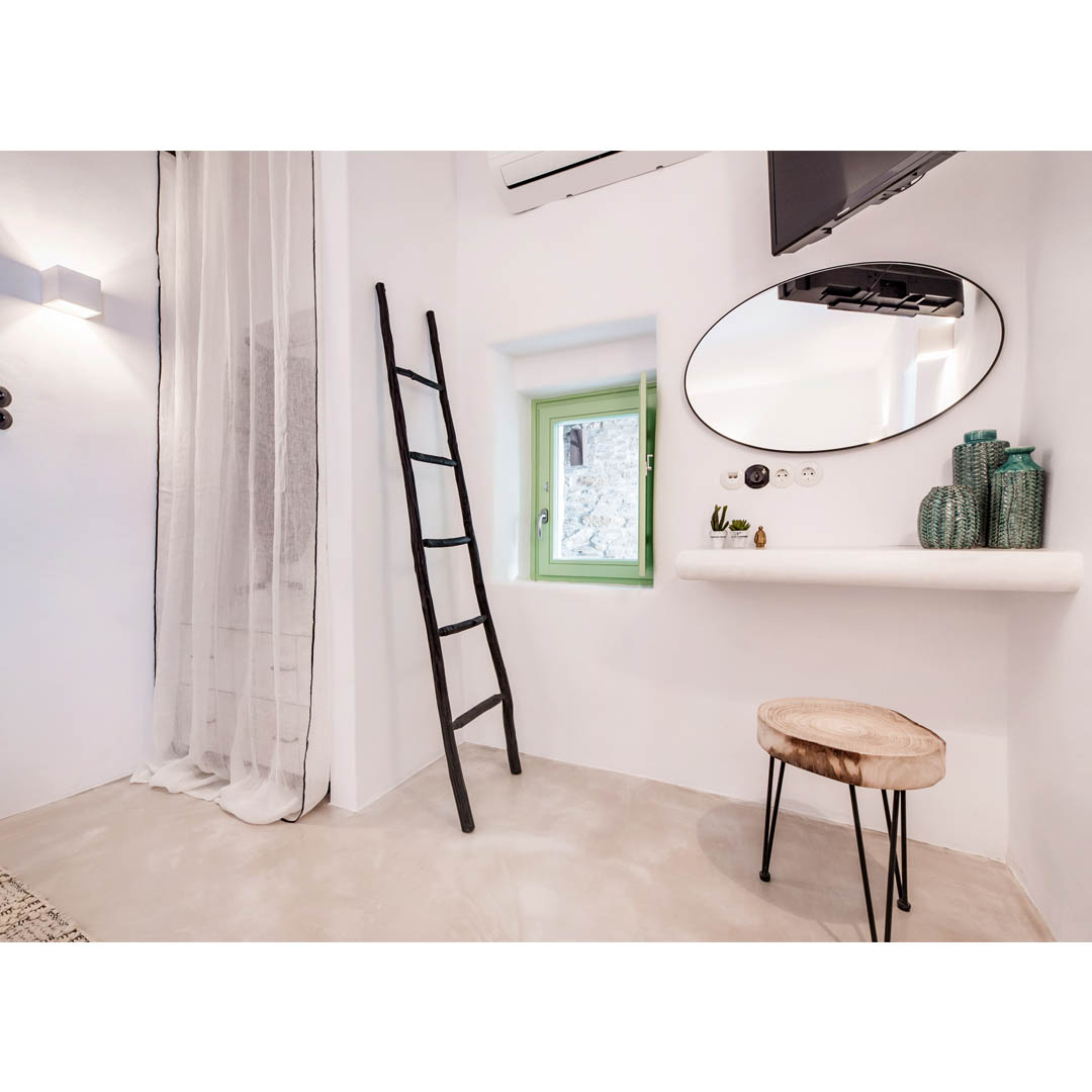 A House of '50s in Andros by Domitech Construction