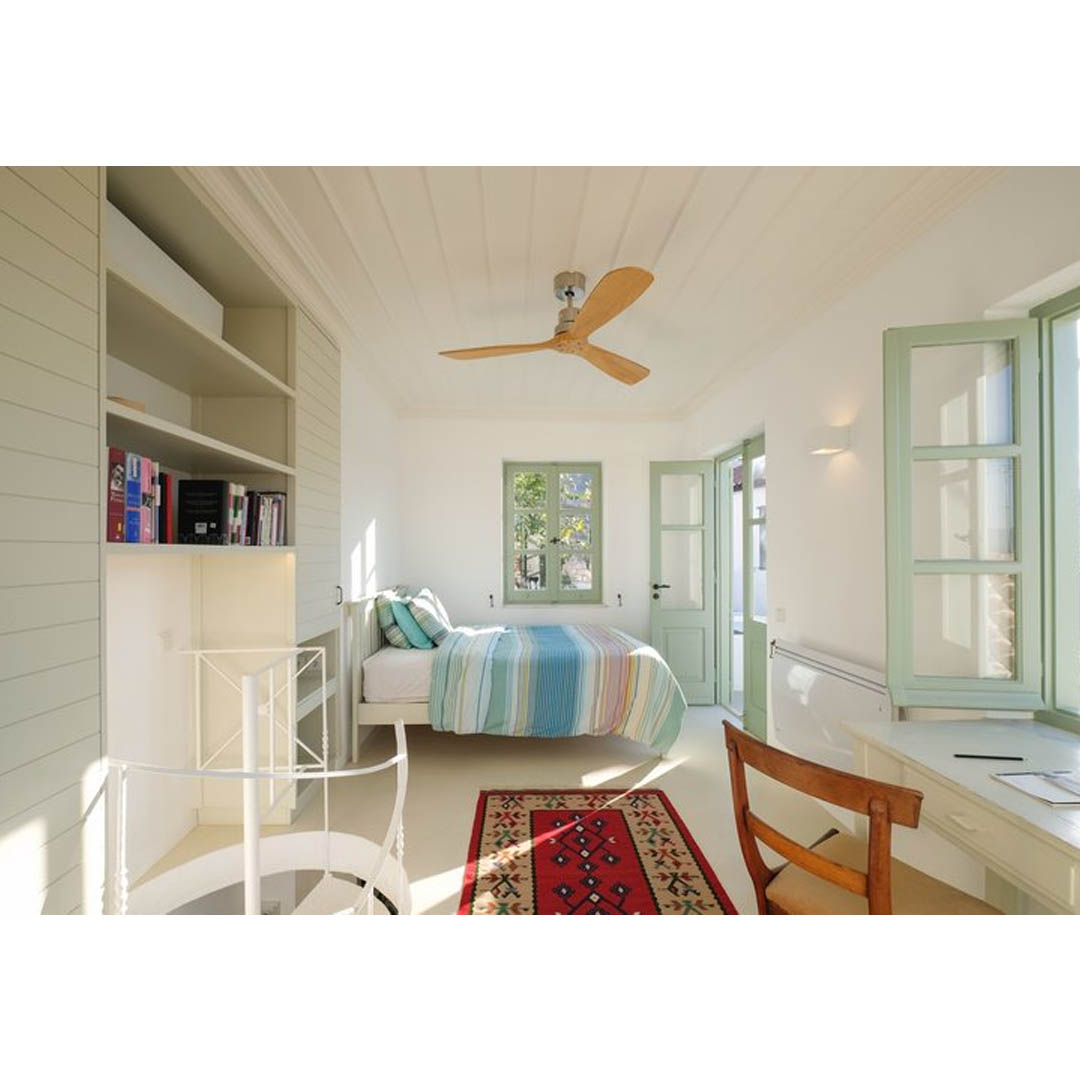 House in Kamini, Hydra by LAB Athens