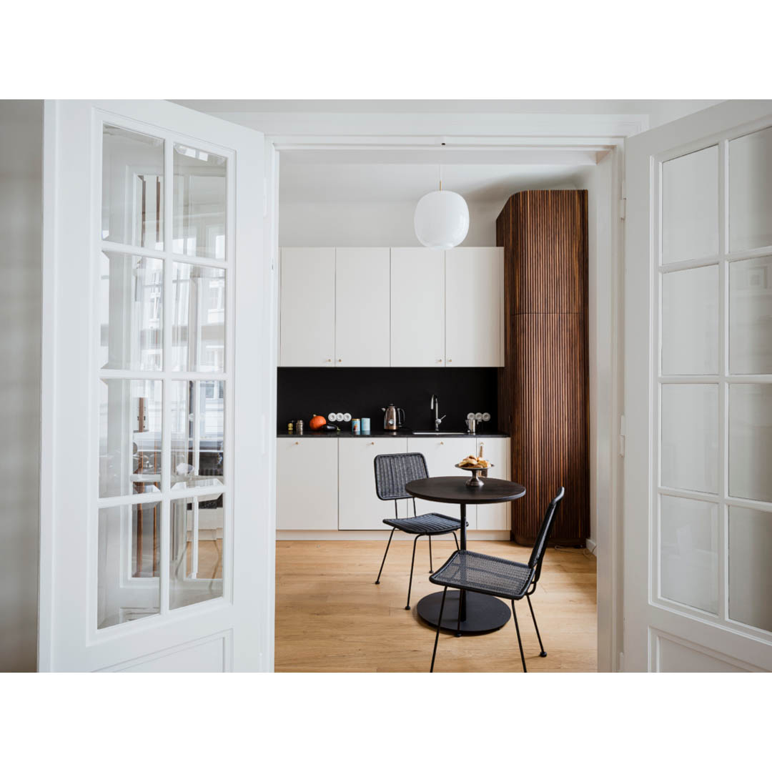 Filtrowa Apartment by Colombe