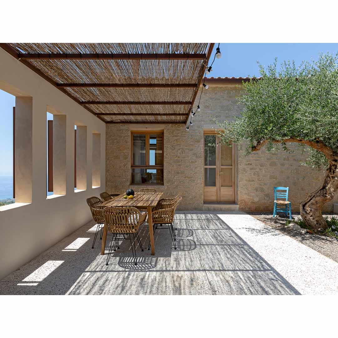 ETSI Architects complete mountainside holiday retreat in Mani Peninsula, Greece