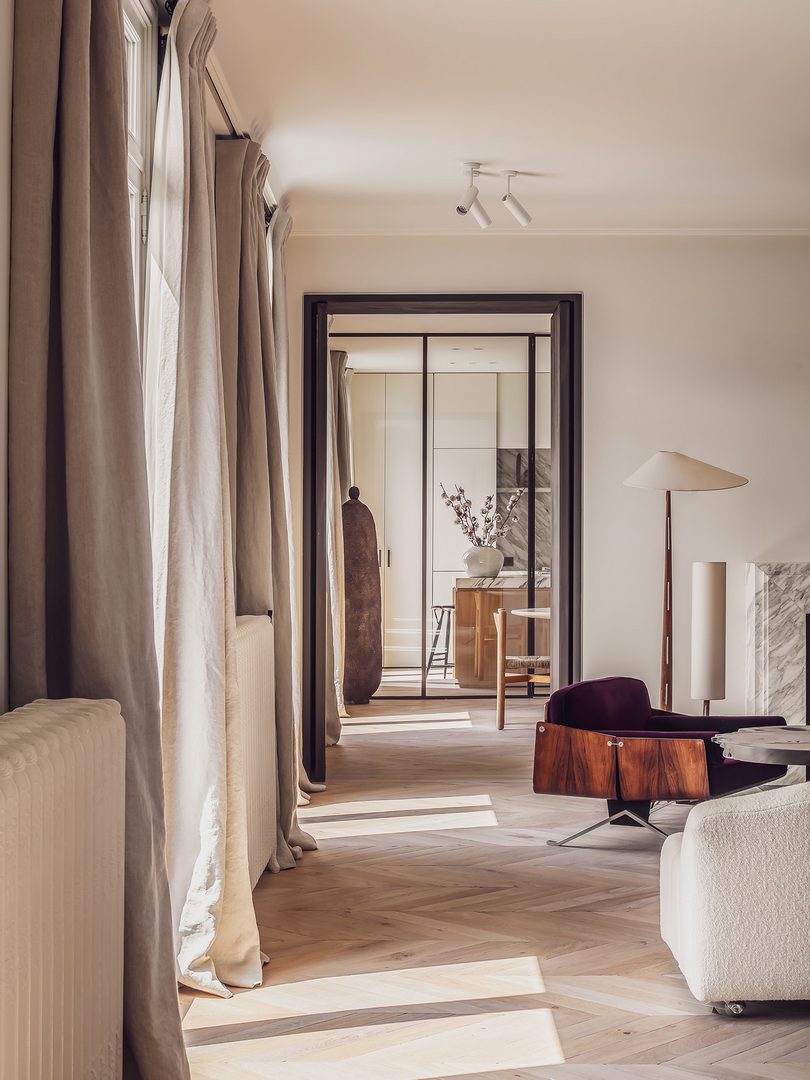 Avenue Marceau Apartment by Hélène Van Marcke