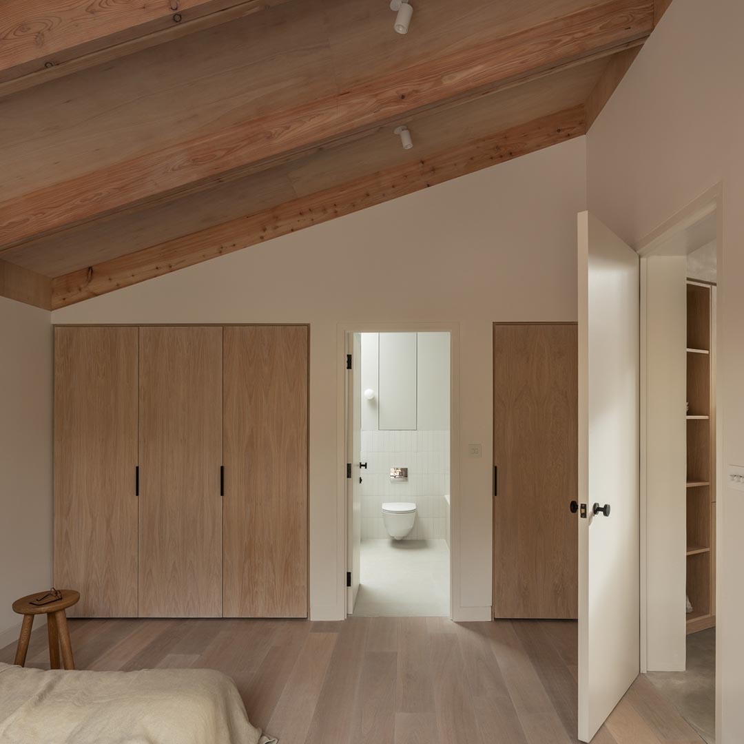 Butterfly House by Oliver Leech Architects