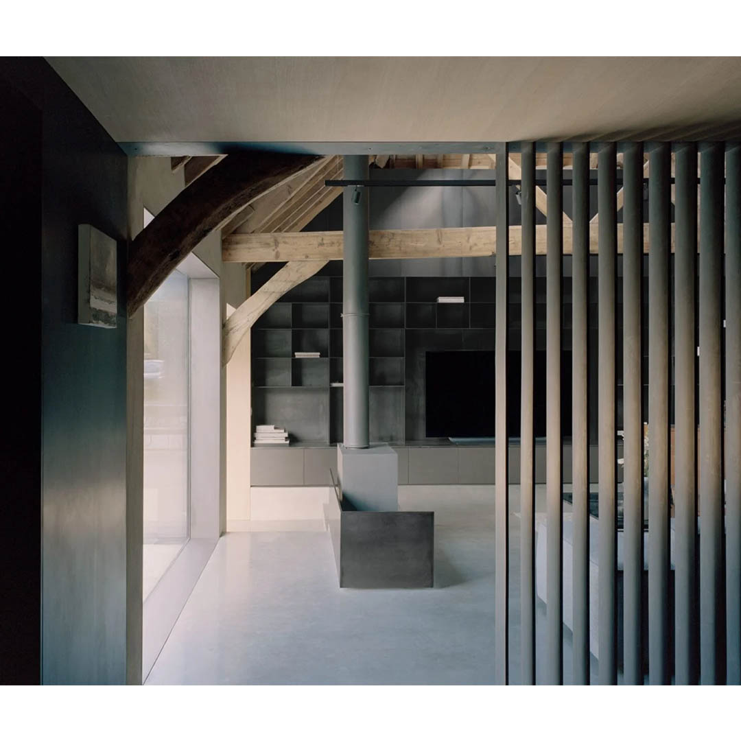 Hunts Green Barn by McLaren.Excell Architects