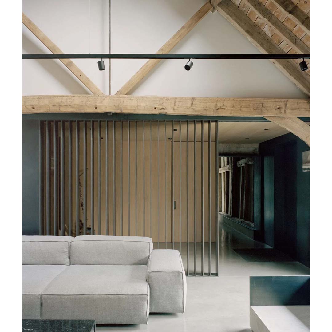 Hunts Green Barn by McLaren.Excell Architects