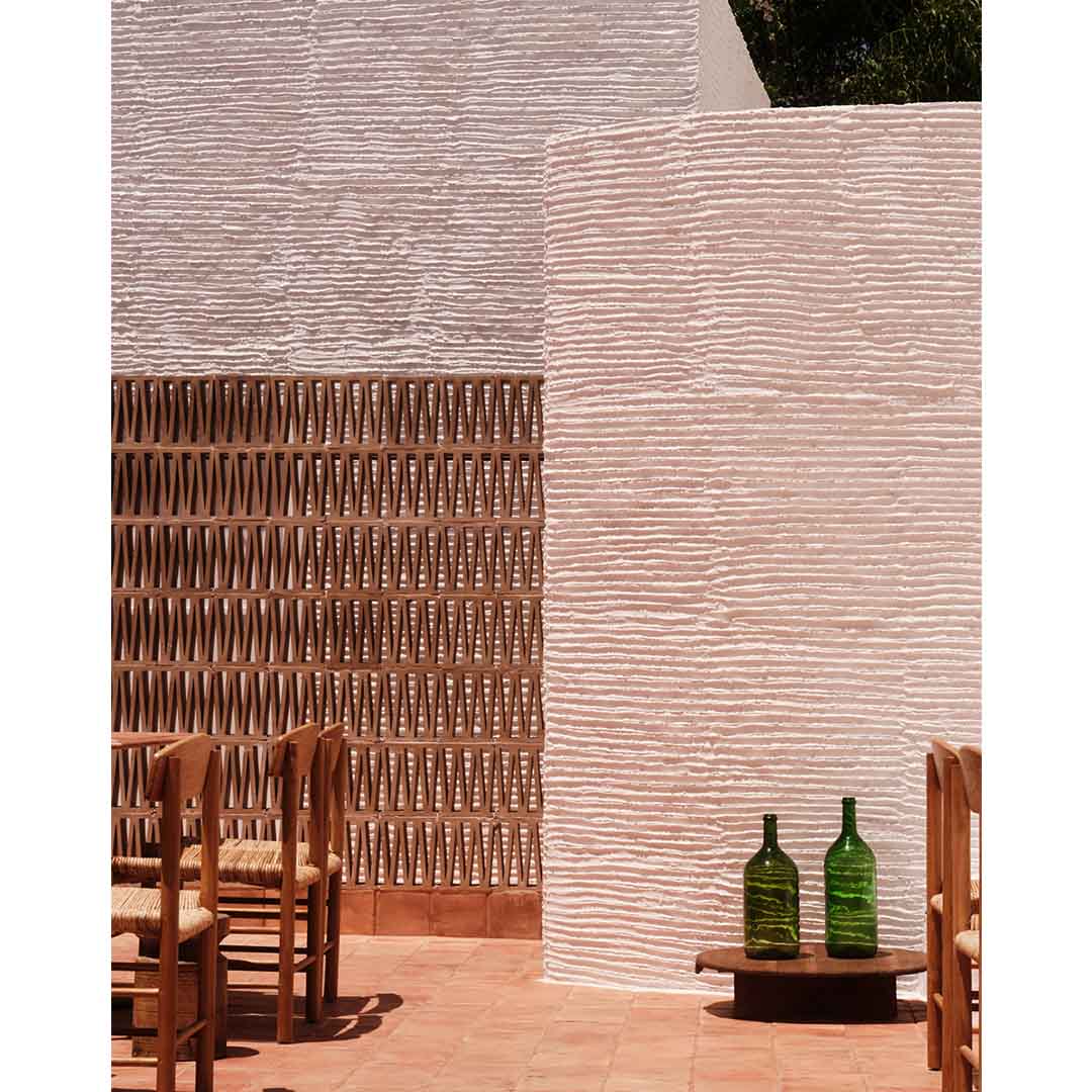 Bardot bar-restaurant in Antiparos by Manhattan Projects