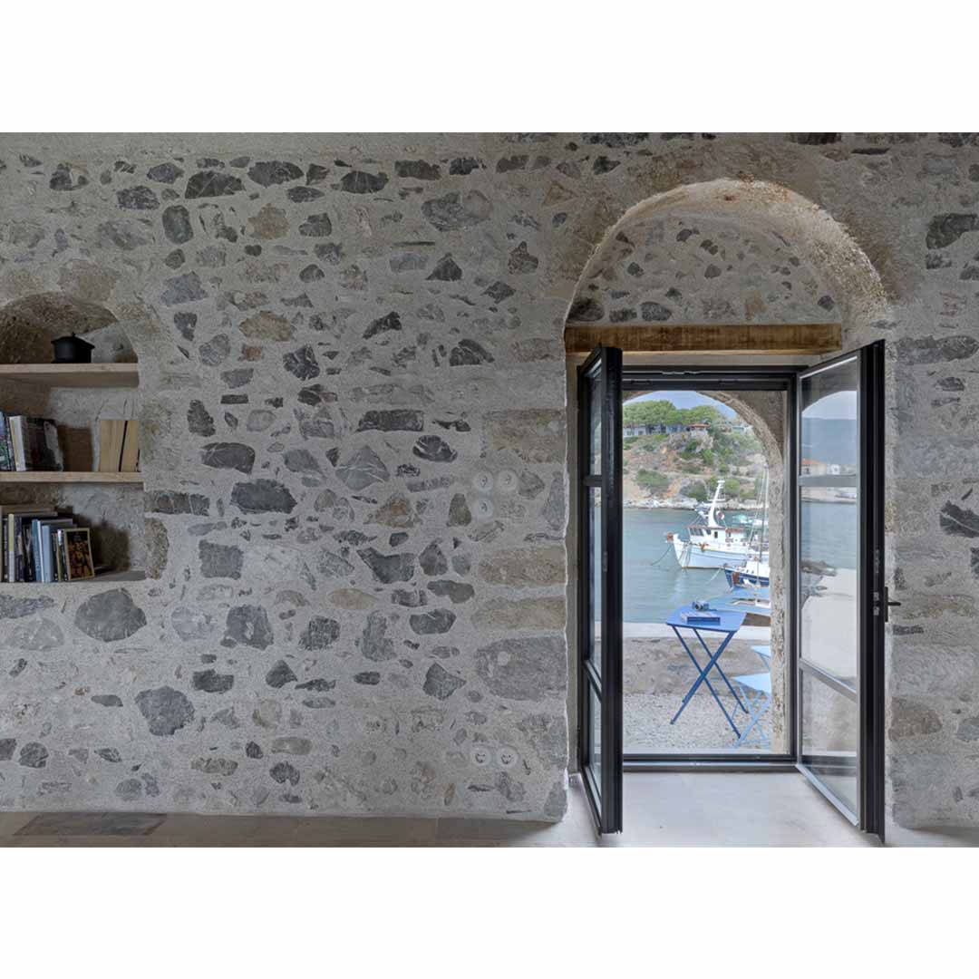 Teloneio in Kardamyli by Etsi Architects
