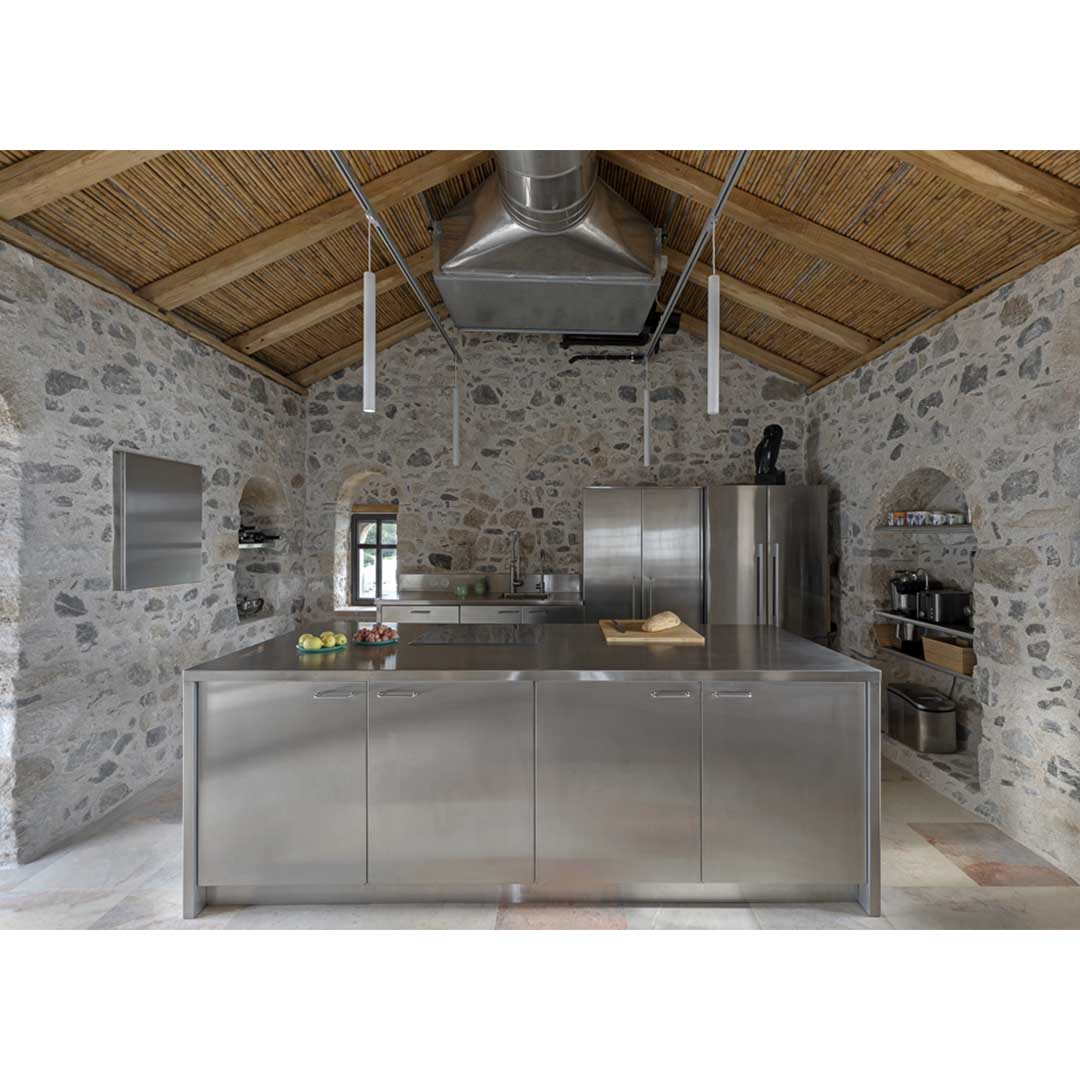 Teloneio in Kardamyli by Etsi Architects